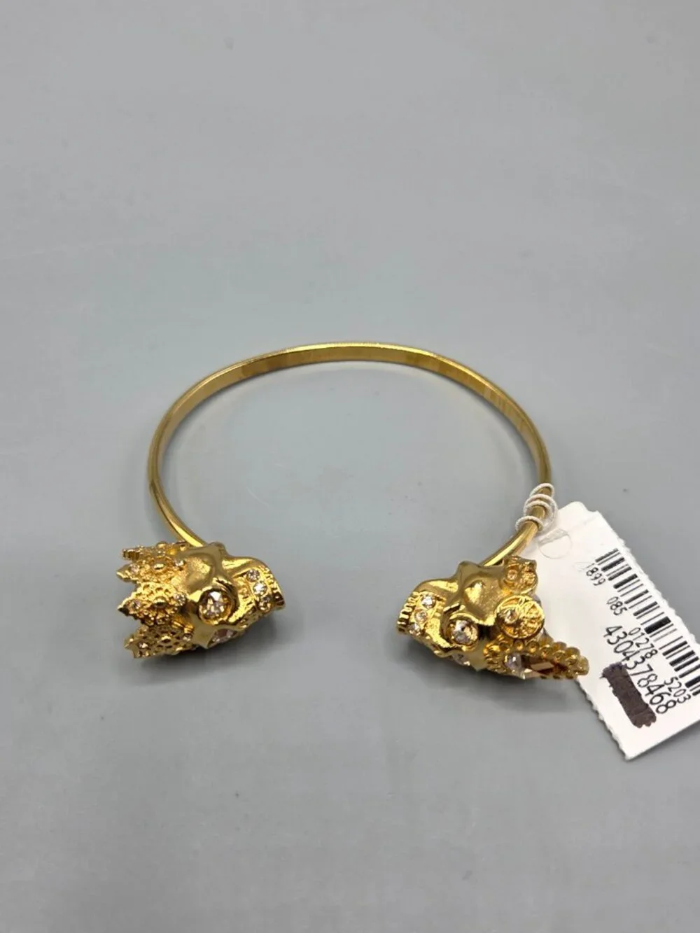 Alexander McQueen Dual Skull Gold Ton Bangle Bracelet Crystal Eyes NEW NWT - Picture 2 of 15